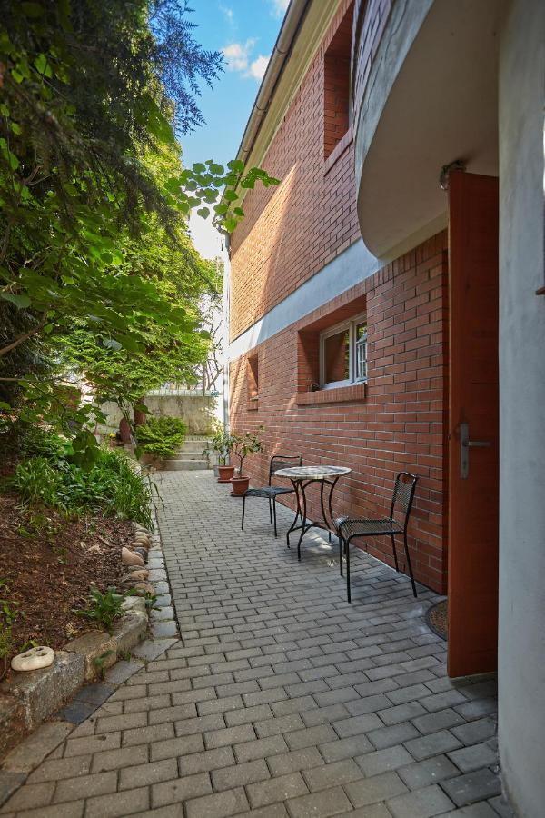 Villa In Bio Garden - You Will Save Money Here ปราก ภายนอก รูปภาพ